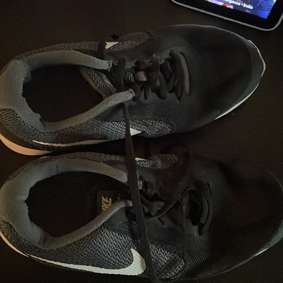Nike Resolution 3 running shoes - Picture 3 of 7